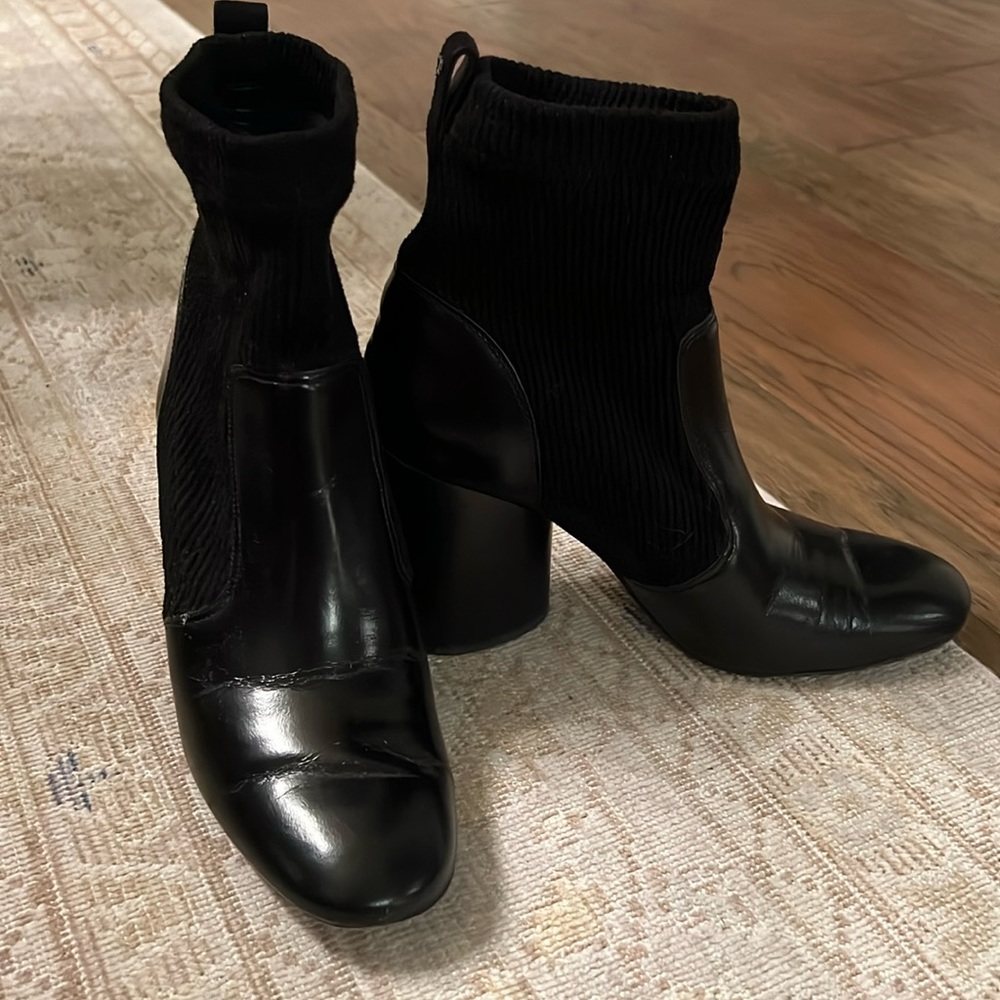 Tory Burch size 7 booties